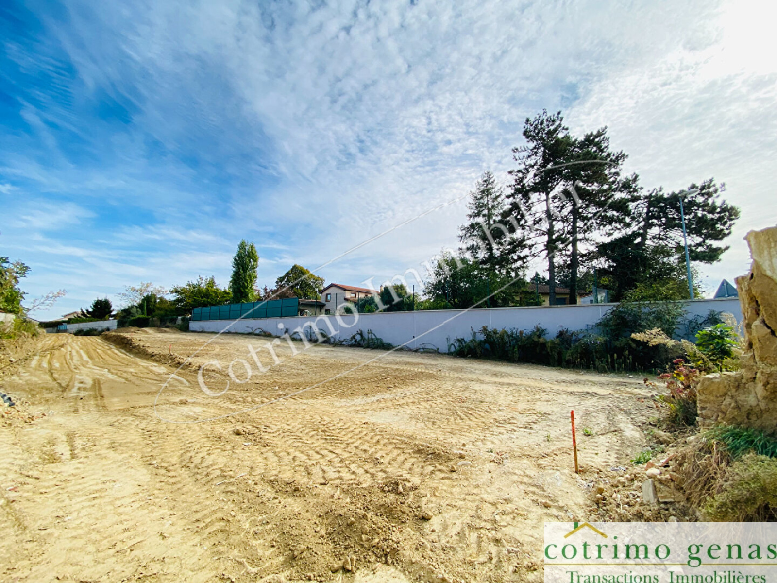 Image_1, Terrain, Chassieu, ref :692