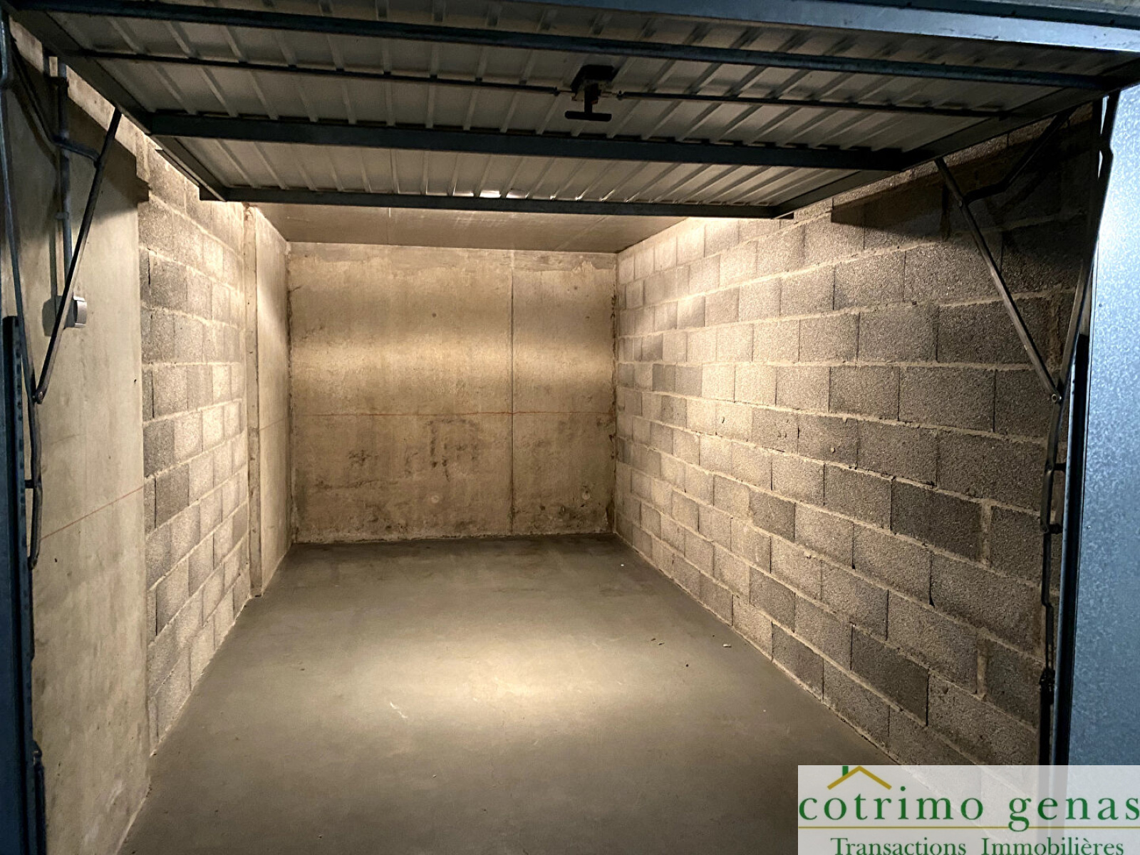 Image_2, Parking, Genas, ref :1319