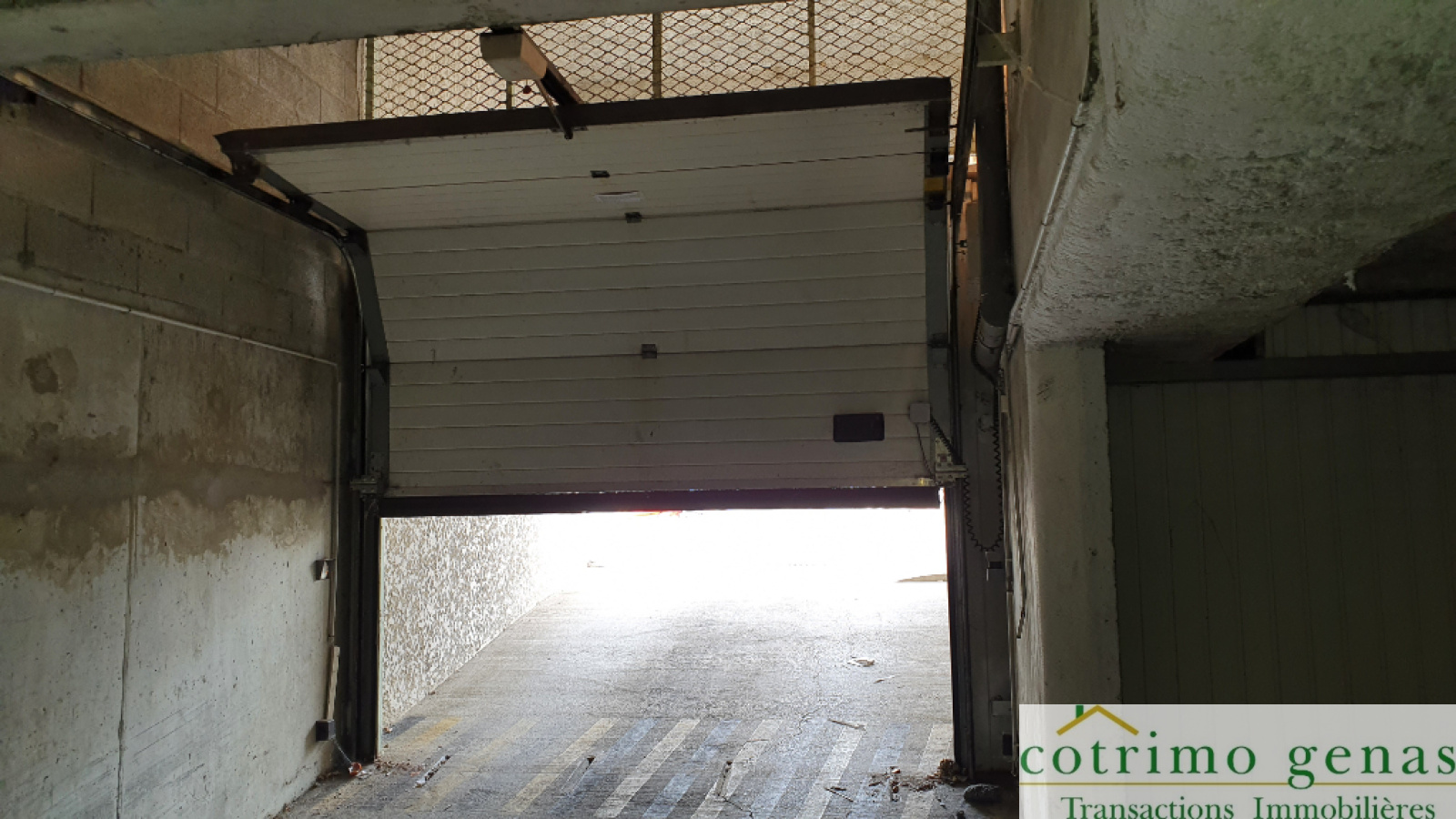 Image_1, Parking, Genas, ref :1557