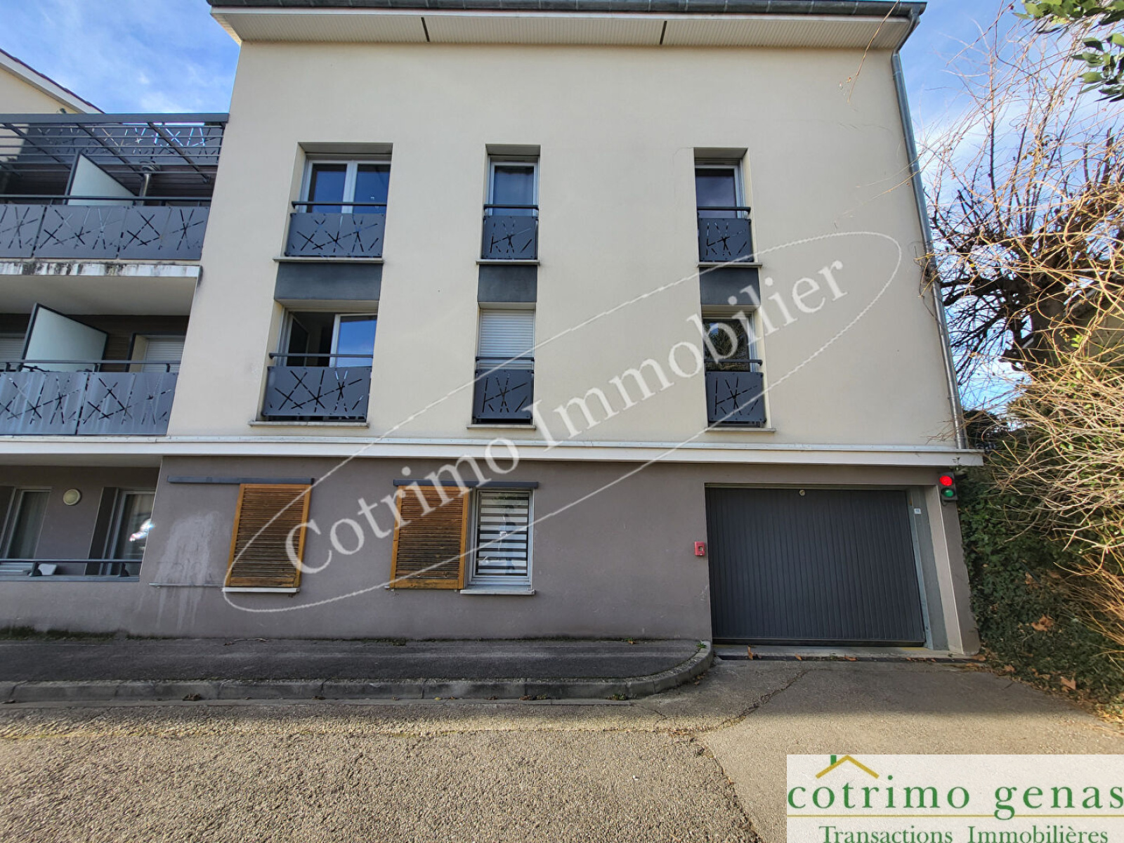 Image_1, Parking, Genas, ref :1362