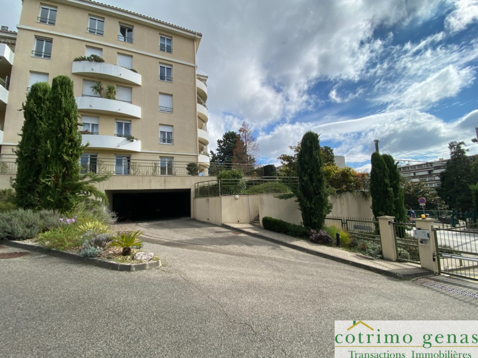 Image_1, Parking, Caluire-et-Cuire, ref :1494