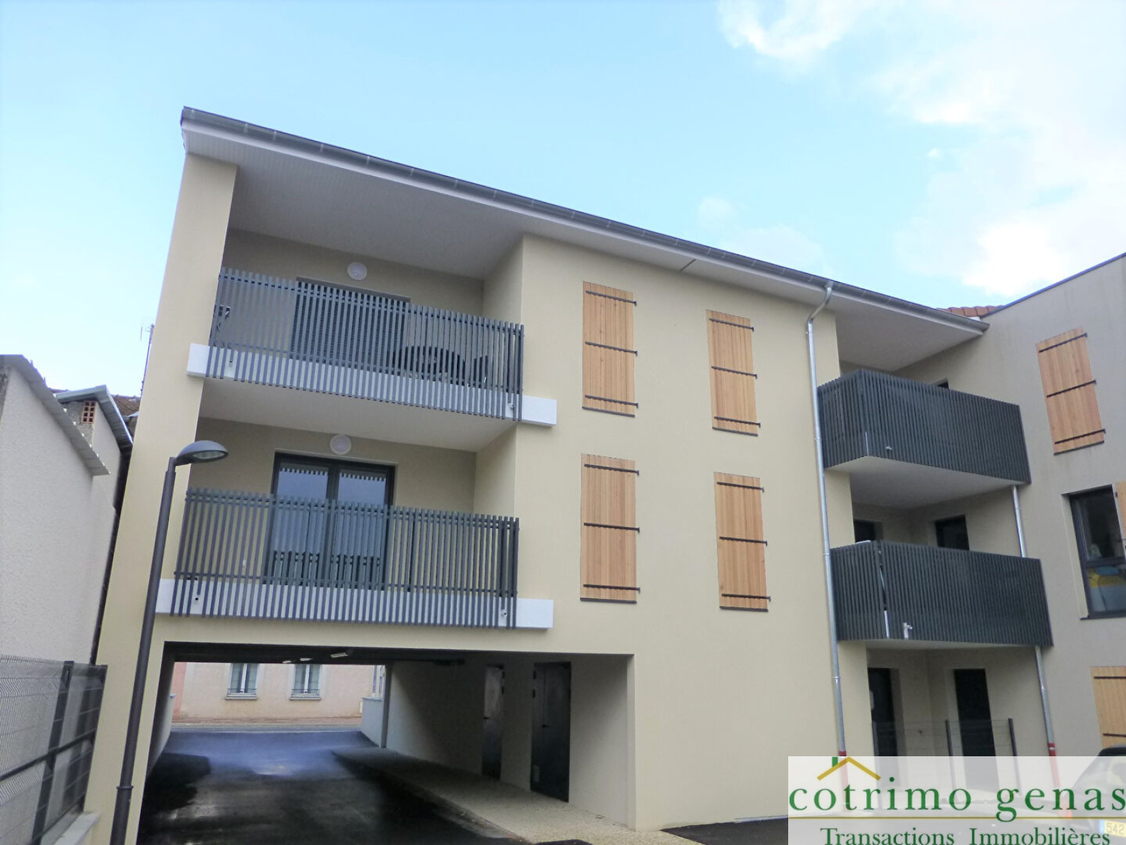 Image_1, Parking, Genas, ref :1438